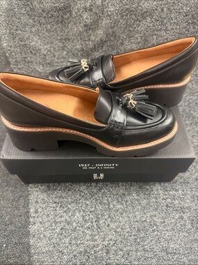 Naturalizer Black Leather Tassel Platform Loafers